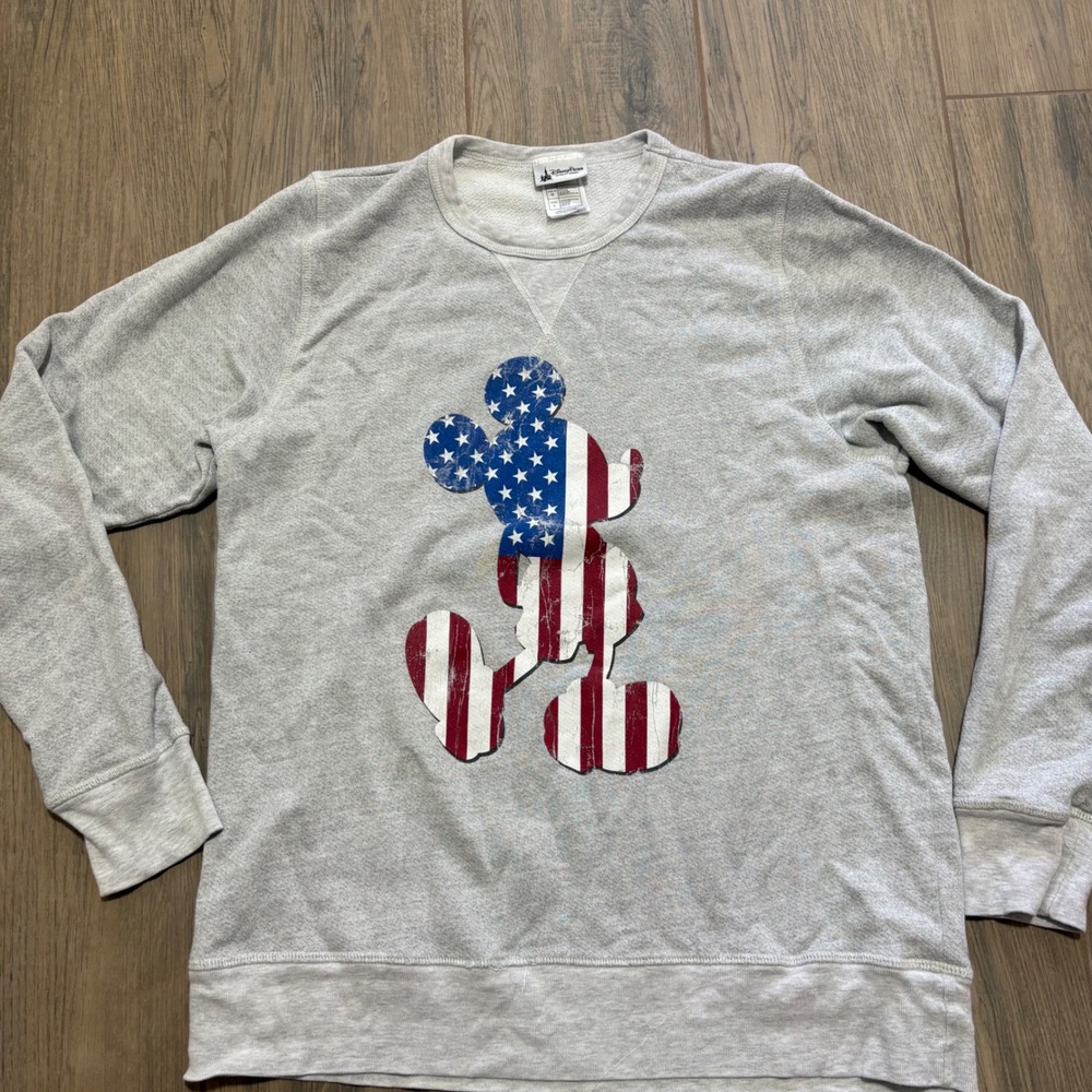 Disney Parks Mickey Mouse USA American Flag Crewneck size Large